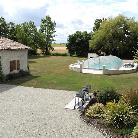 Gites Les Grandes Ecures Mons  Extérieur photo