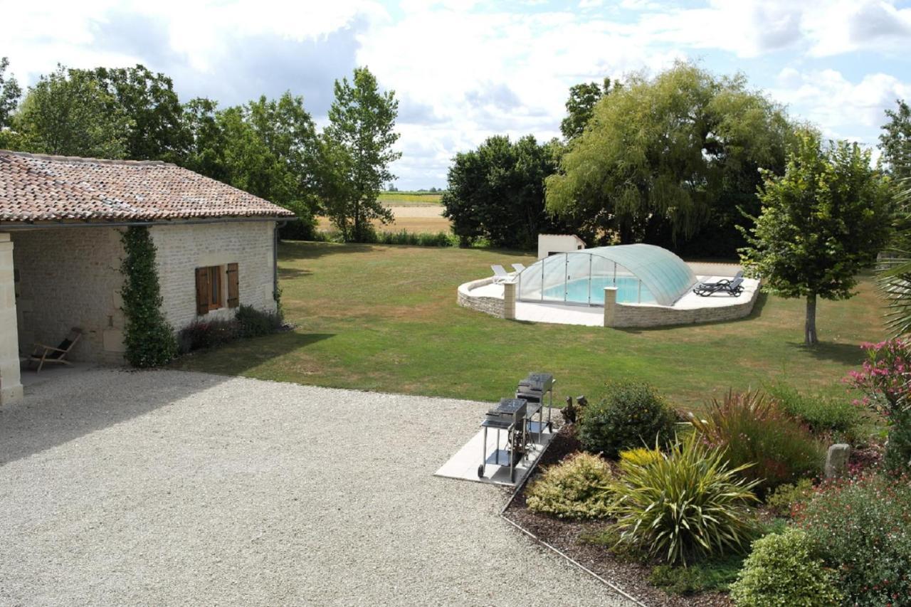 Gites Les Grandes Ecures Mons  Extérieur photo