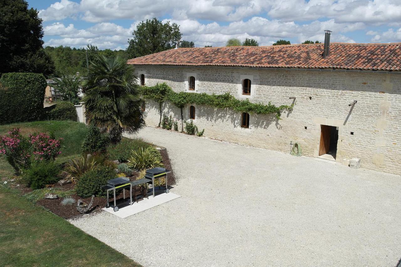 Gites Les Grandes Ecures Mons  Extérieur photo