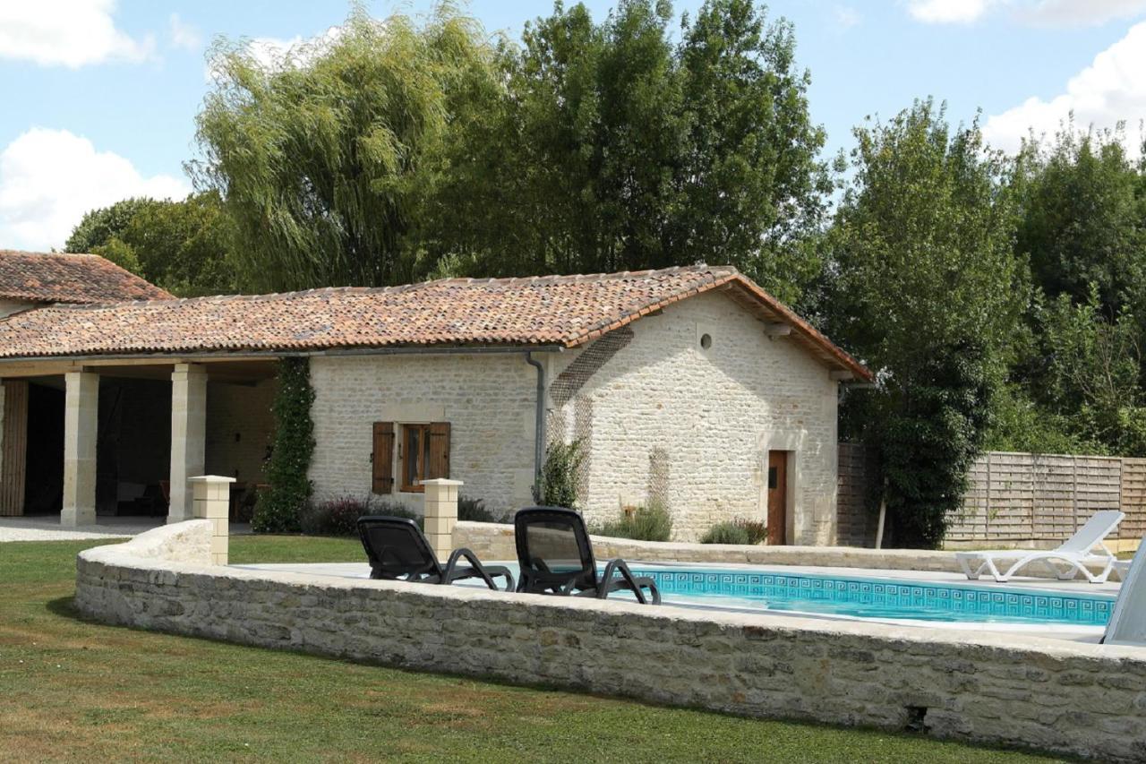 Gites Les Grandes Ecures Mons  Extérieur photo